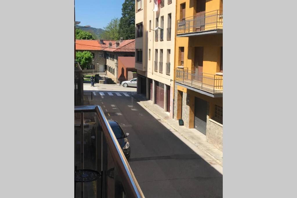 Apartament Amb Parking Privat A St Joan De Les Abadesses Sant Joan de les Abadesses Esterno foto